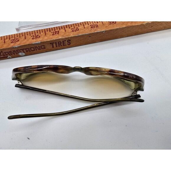 Liz Claiborne Womens Tortoiseshell & Green Gradient Sunglasses - Picture 2 of 7